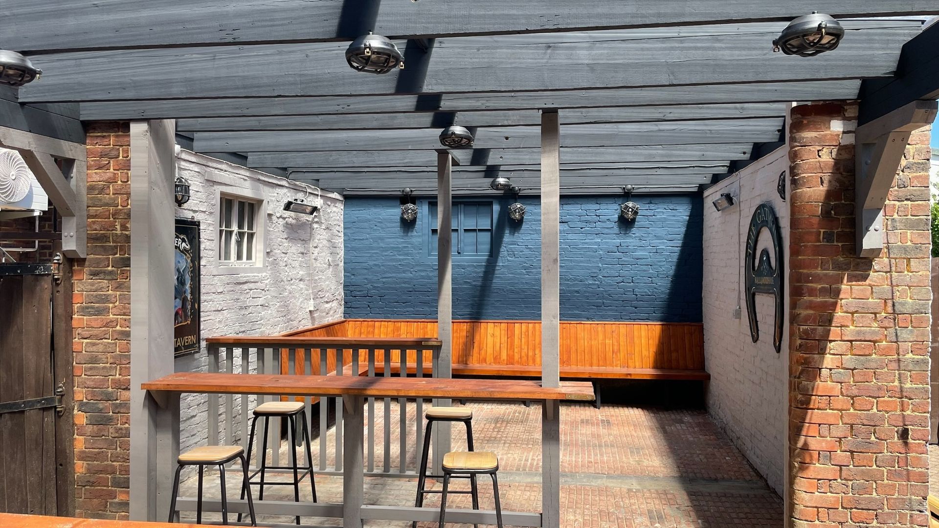 Outside area The Tavern