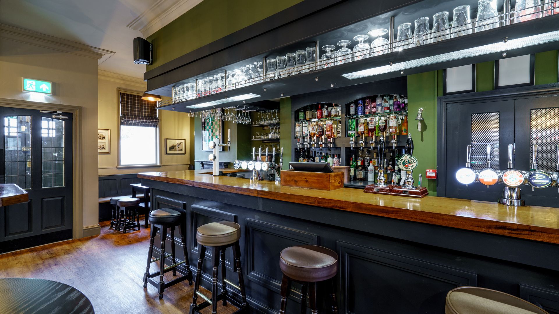Bar area, Horse & Jockey