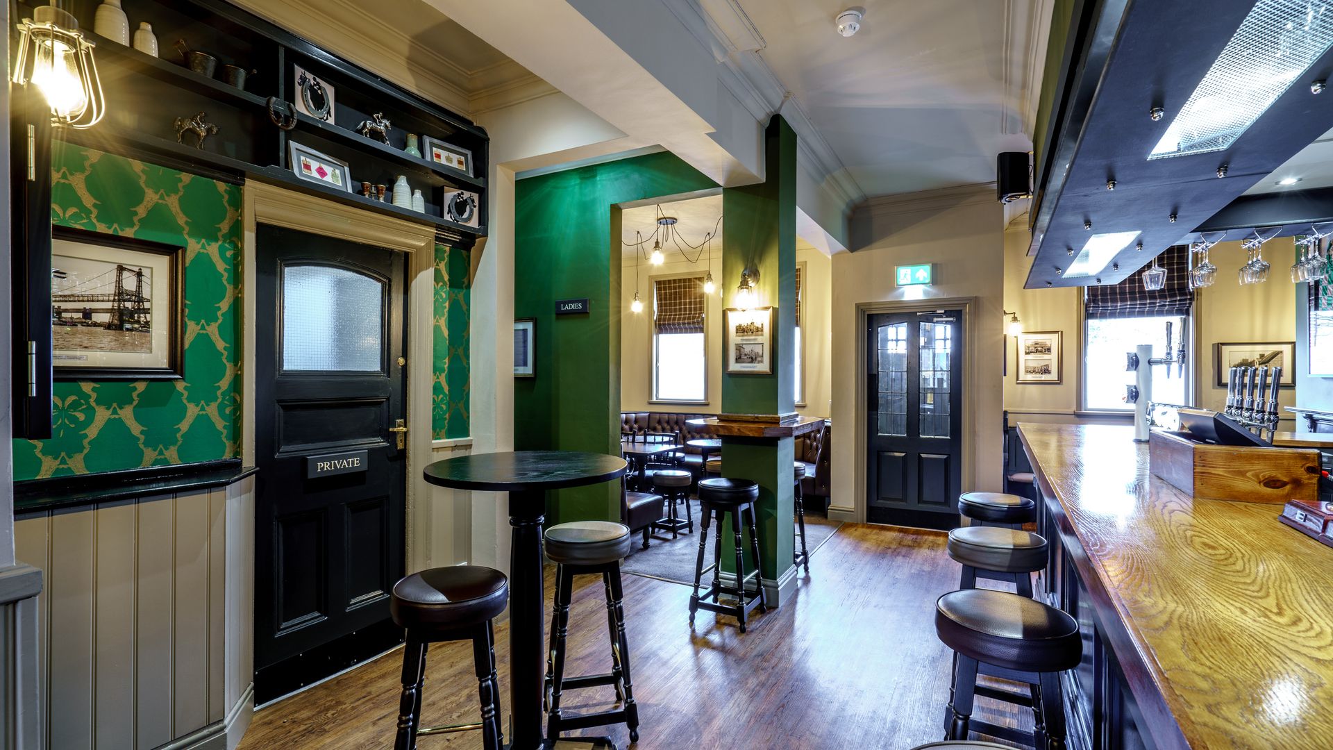 Bar seating, Horse & Jockey