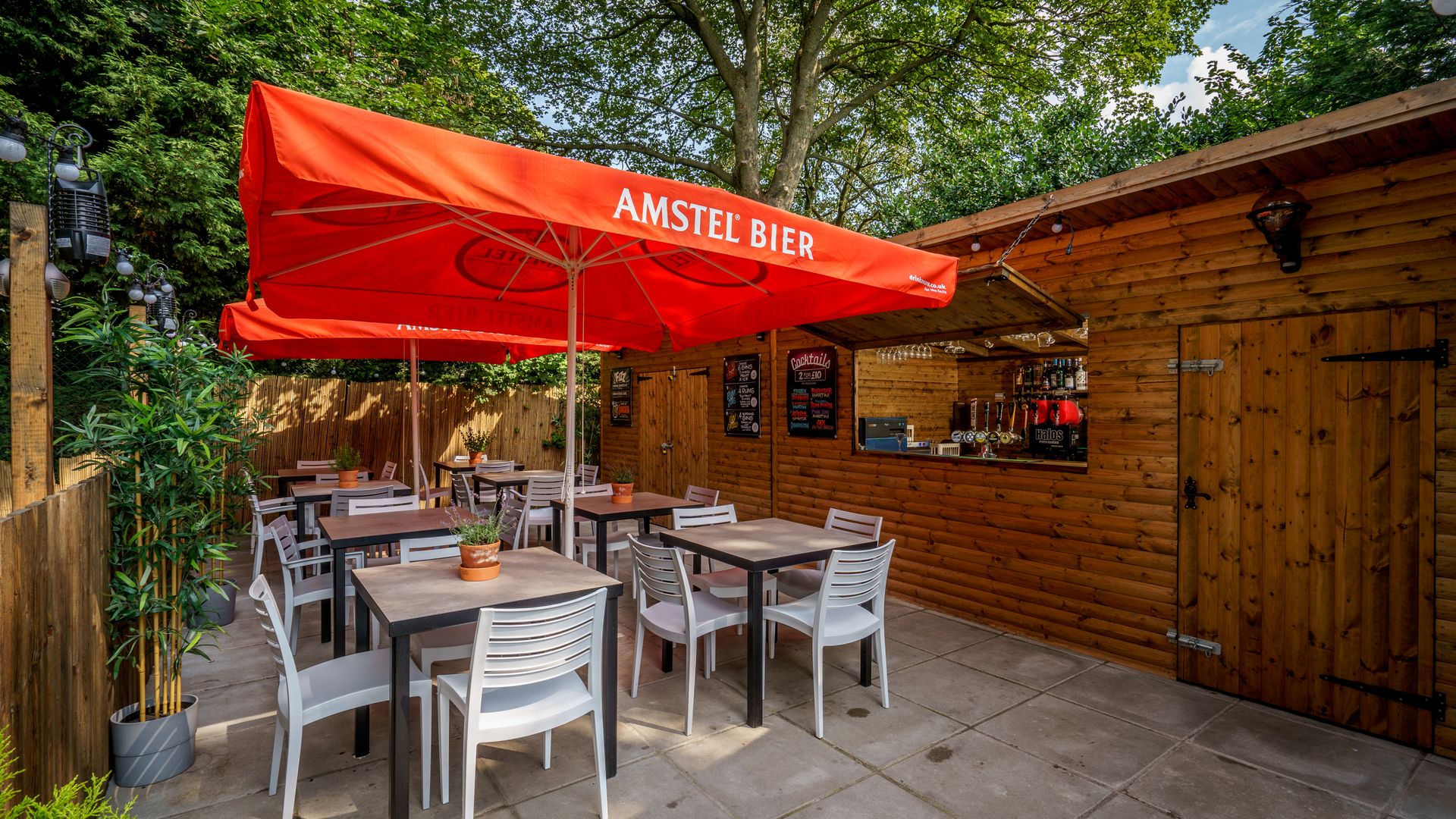 Beer garden, Horse & Jockey