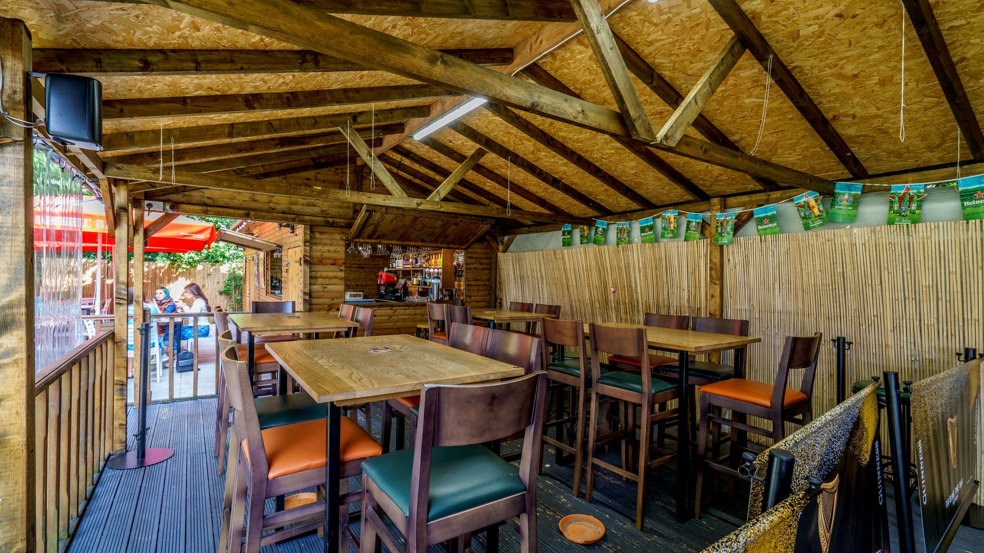 Additional seating, Horse & Jockey