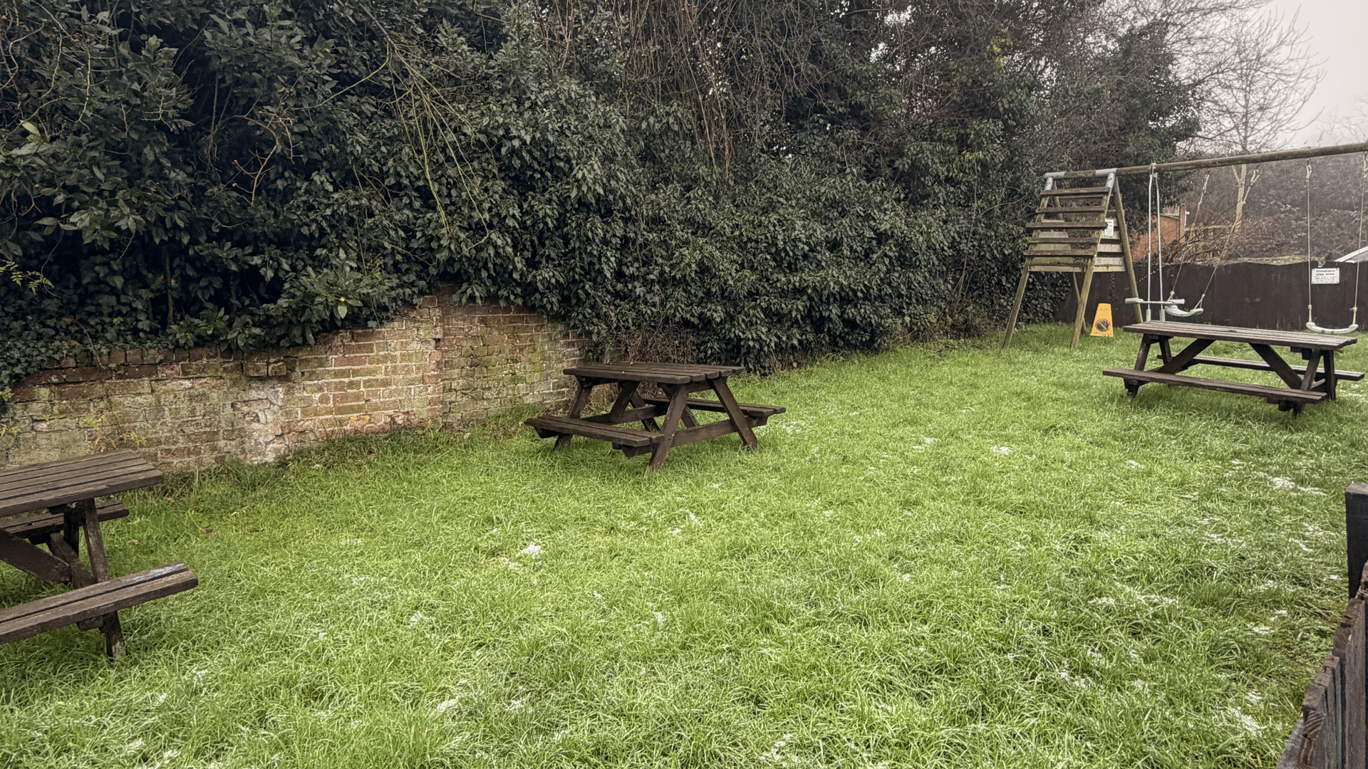 Beer garden, The Six Bells