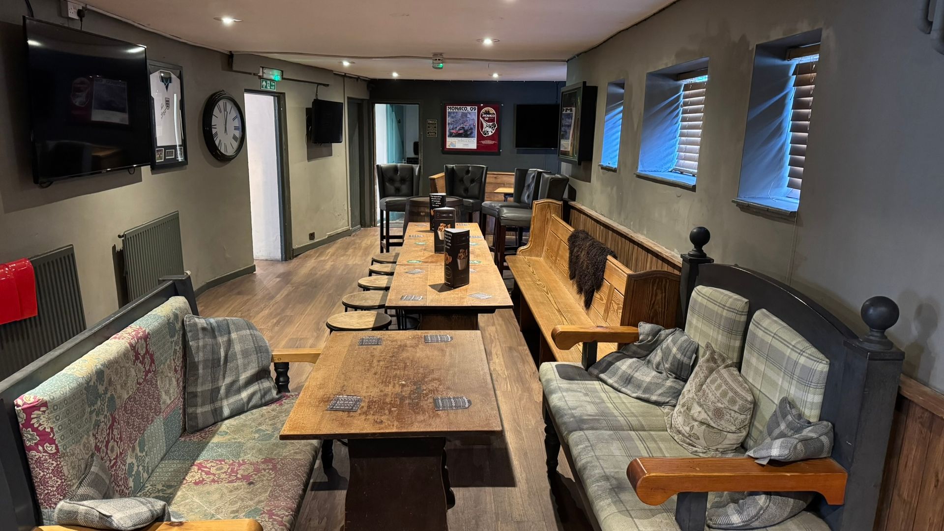 Inside Rose and Crown