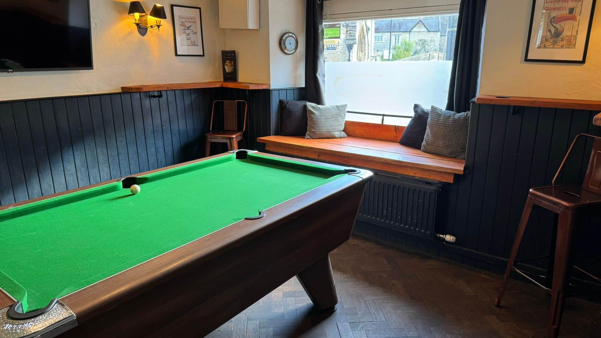 Pool table