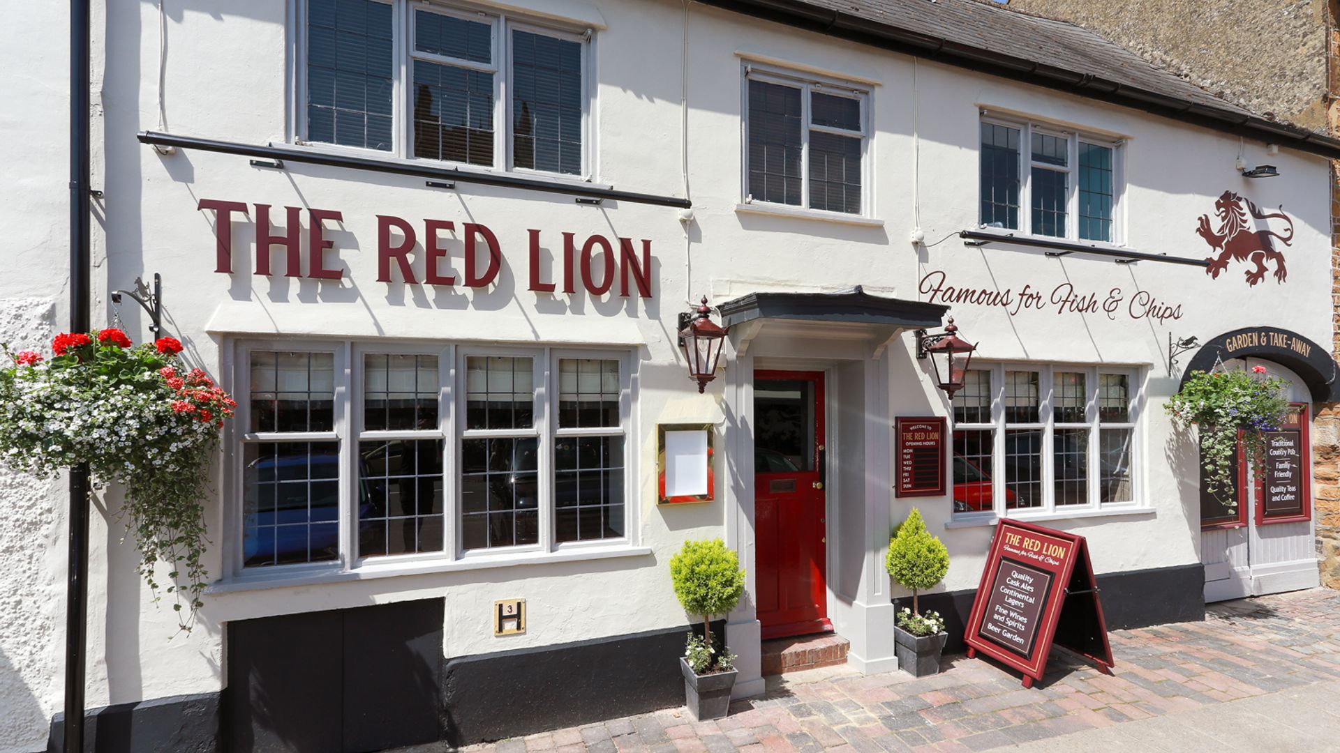Front entrance Red Lion