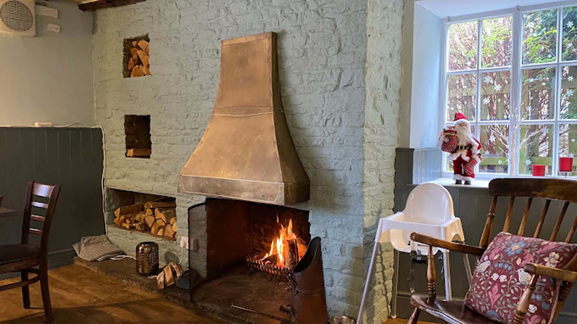 Fireplace in The Horseshoe Pub & Restaurant