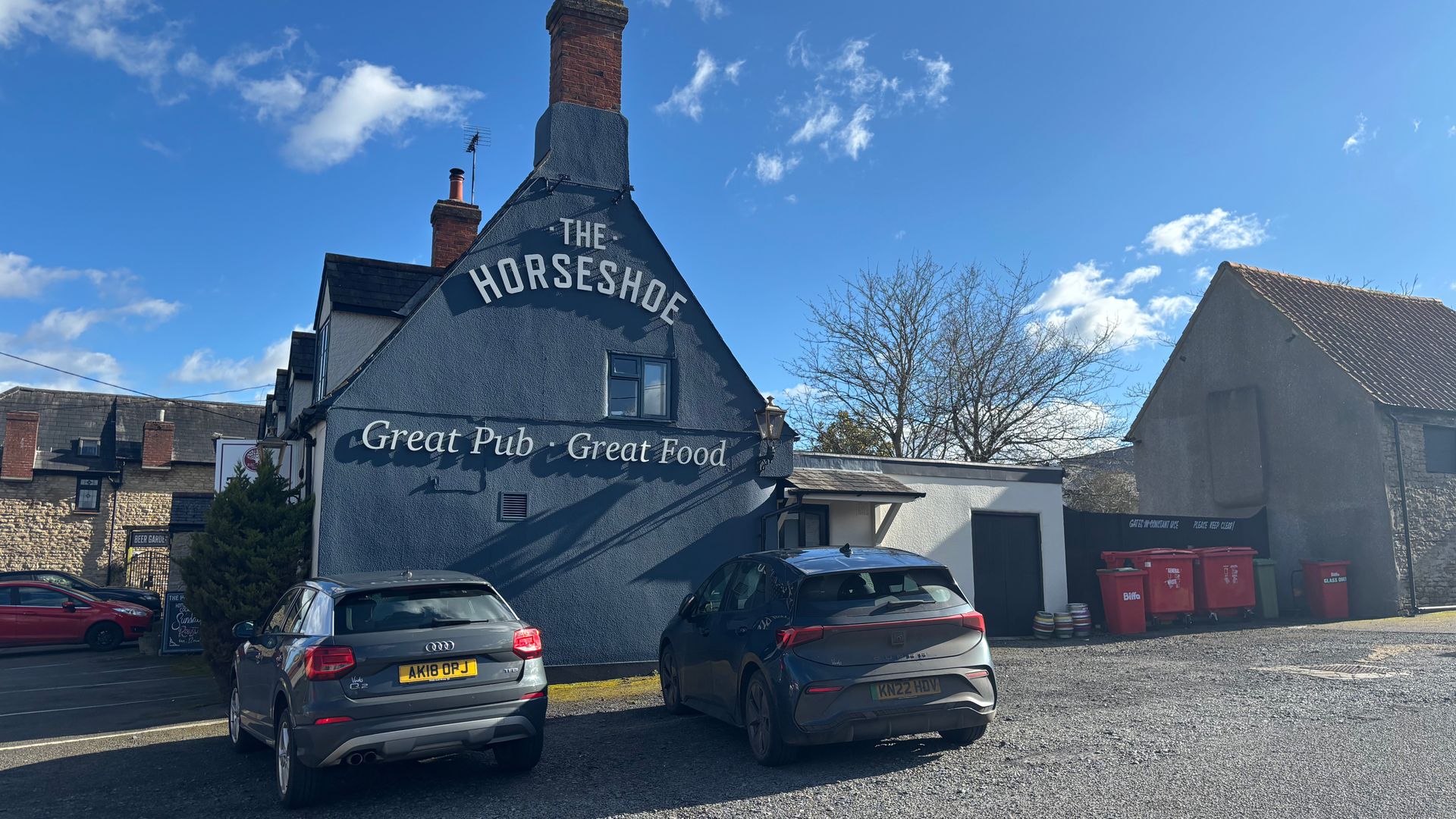 The Horseshoe Pub & Restaurant Car Park