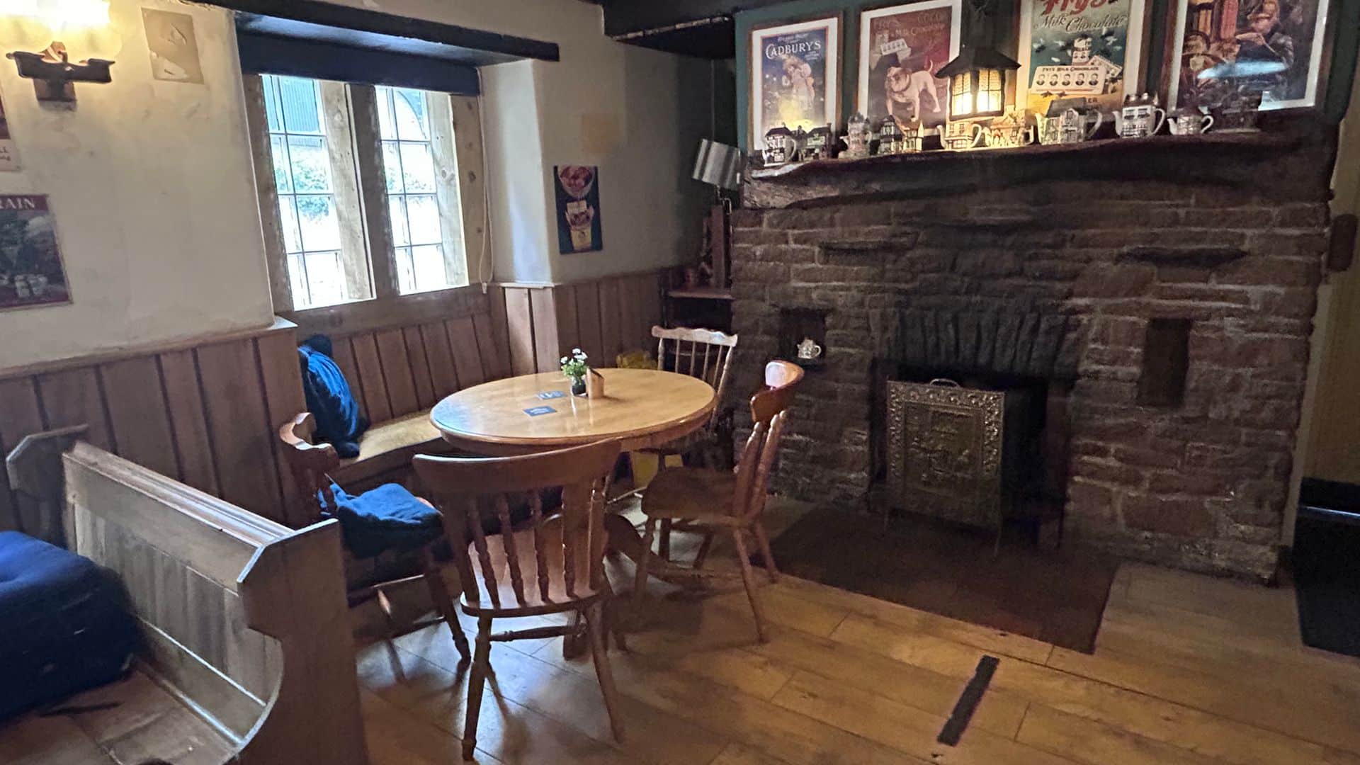 Table, Kings Arms