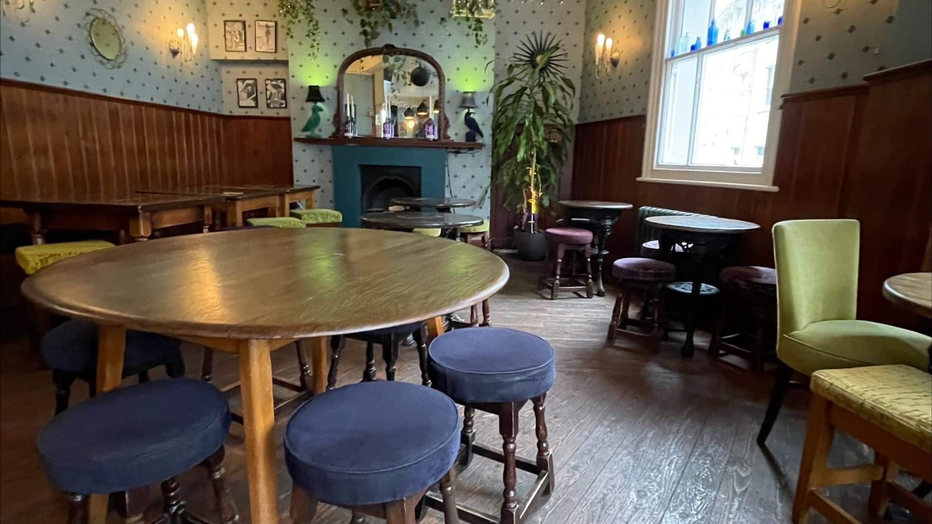 Table & Stools, Park Crescent