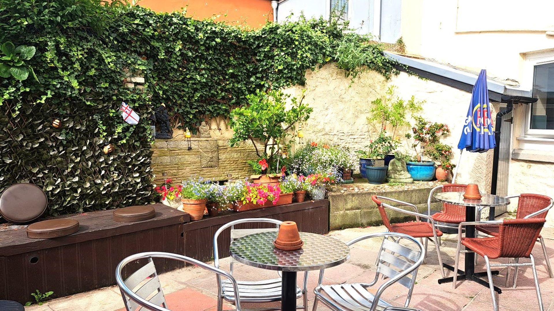 Beer Garden, The Corner House Inn
