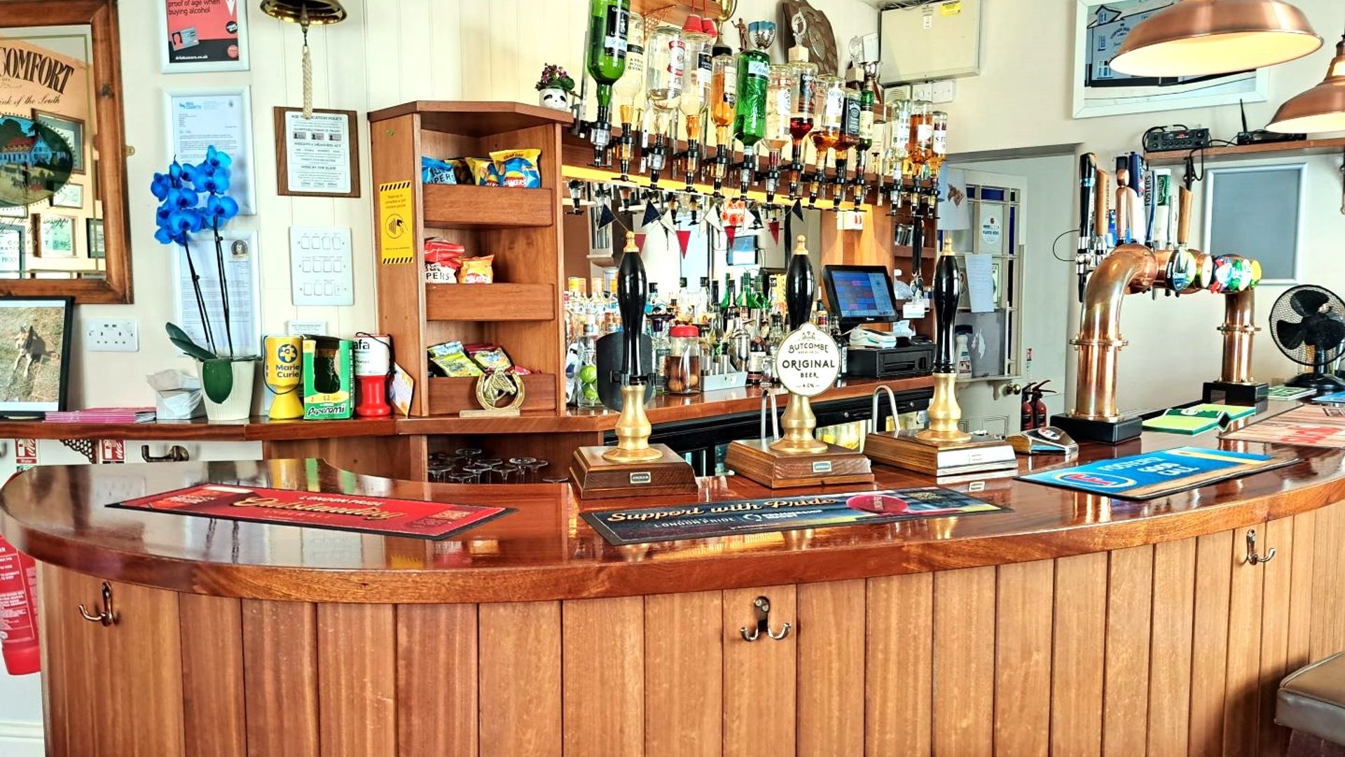 Bar area, The Corner House Inn