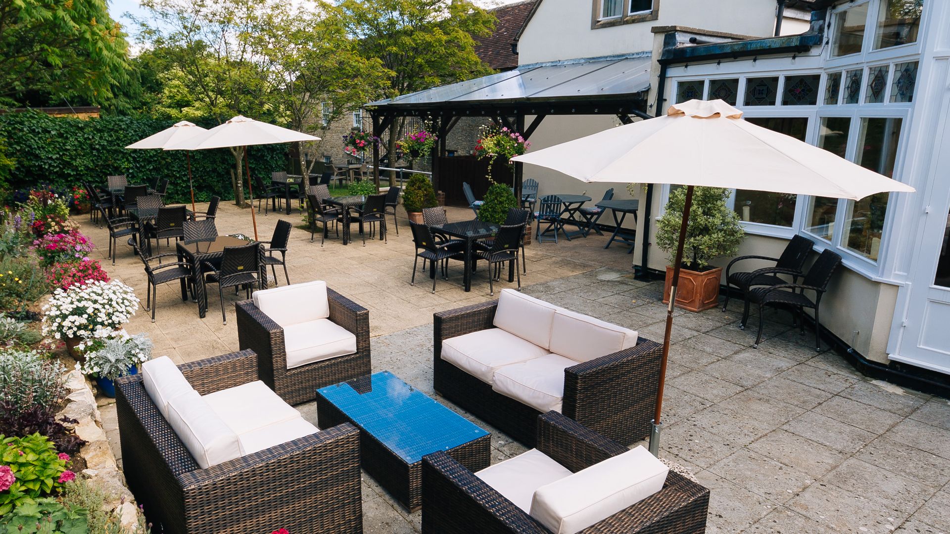 Outdoor seating in Kilkeney Inn