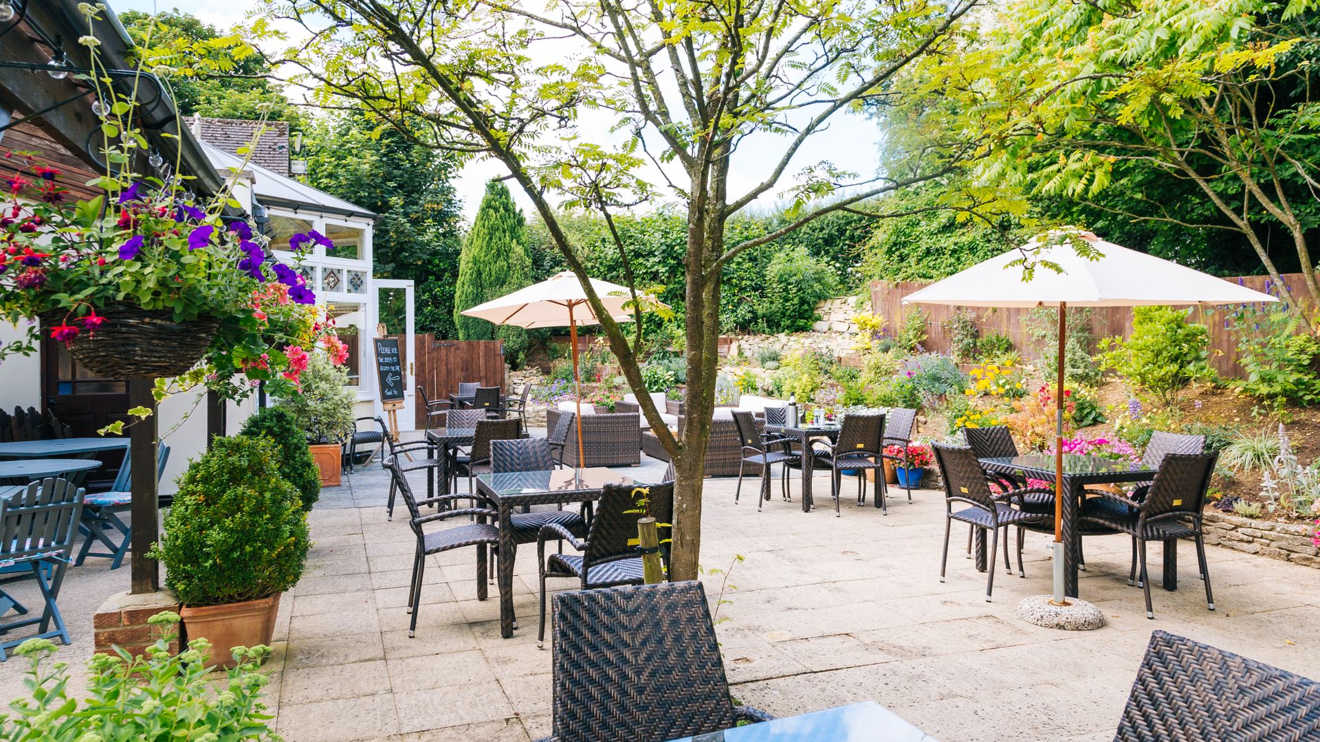 Gorgeous sunny day outside Kilkeney Inn